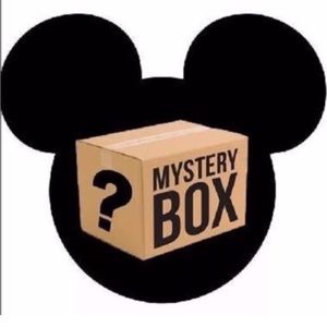 Disney mystery box‎